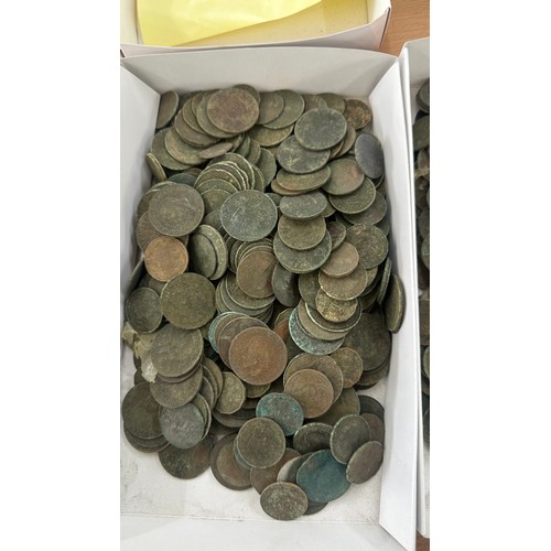 440 - Large selection of Vintage coins - Metal detector finds