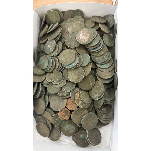 435 - Large selection of Vintage coins - Metal detector finds