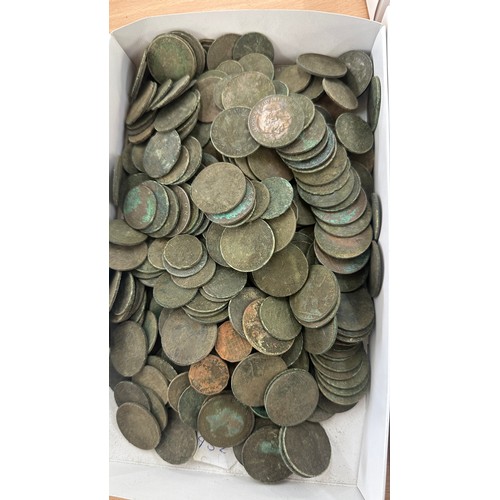 435 - Large selection of Vintage coins - Metal detector finds