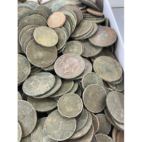 429 - Large selection of Vintage coins - Metal detector finds