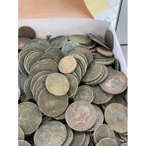 429 - Large selection of Vintage coins - Metal detector finds