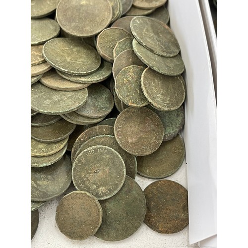 439 - Large selection of Vintage coins - Metal detector finds