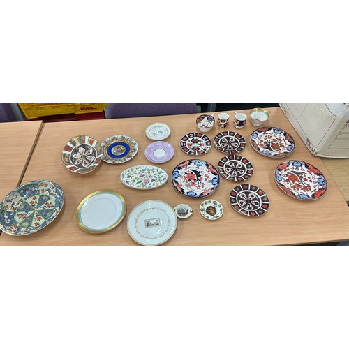 180 - Selection of collectors plates to include Minton etc