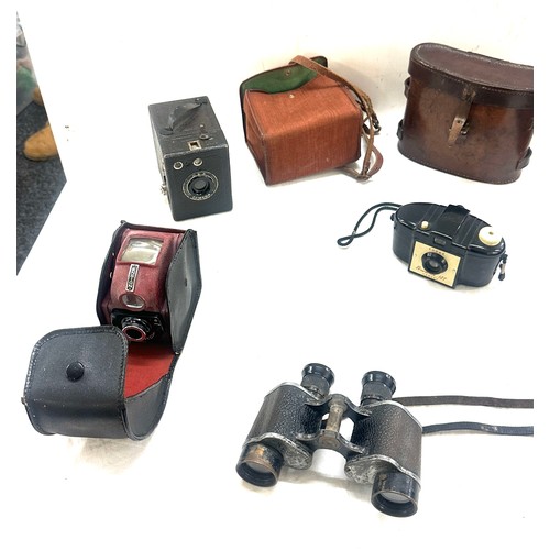 124 - Selection of vintage cameras to include Ensign ful-vue camera, Kodak brownie 127 camera , Rex camera... 