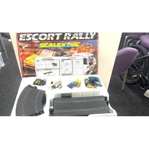 165 - Vintage Escort Scalextric C672 Escort Rally Set- complete