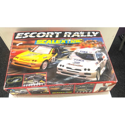 165 - Vintage Escort Scalextric C672 Escort Rally Set- complete