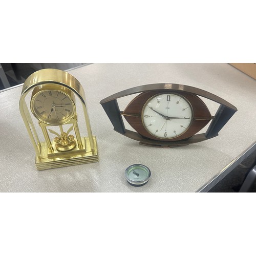 136 - Retro Metamic clock and one other, untested