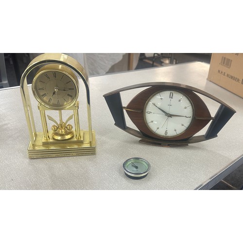 136 - Retro Metamic clock and one other, untested