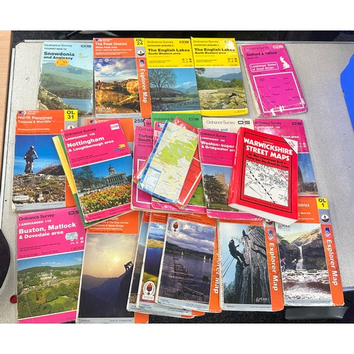 219 - Selection of vintage ordnance survey maps to include ' The Peak District' etc