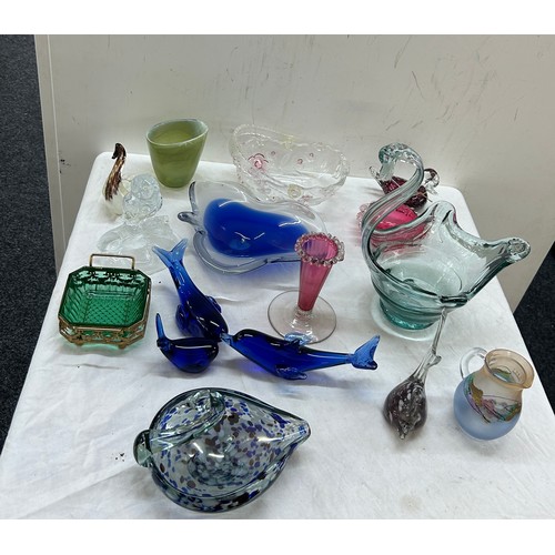 210 - Selection of assorted coloured glassware