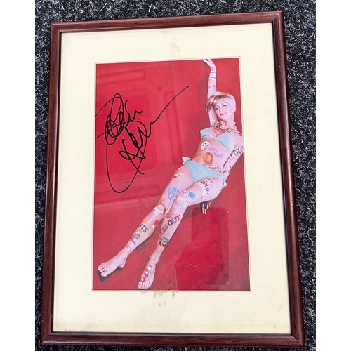 87 - Authentic framed signed autograph by Kate Beckinsale, Uma Thurman, Goldie Hawn, approximate frame me... 