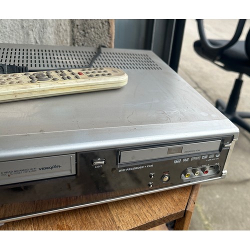 274 - Davoo video recorder with remote - untested