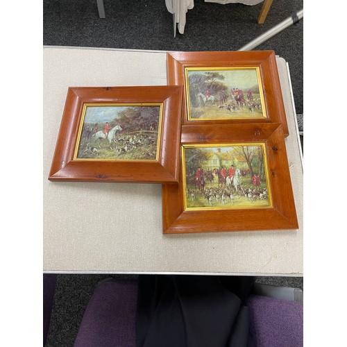 89 - Selection of Hunting scene prints 11 inches tall 13 inches wide