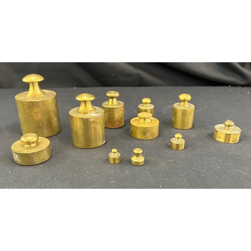 100 - Selection of vintage bell brass weights