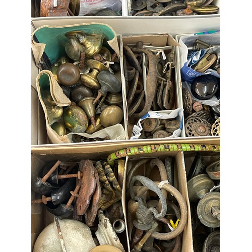 200 - Selection of assorted furniture handles and accessories