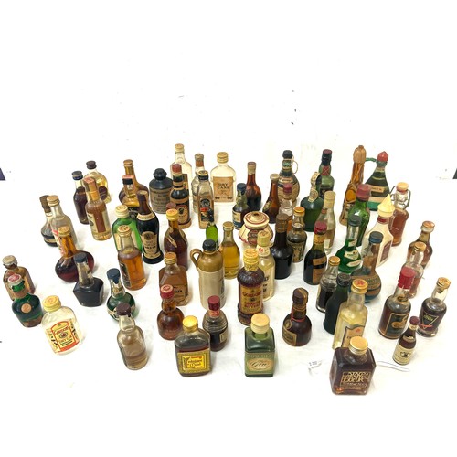 235 - Selection of miniature alcohols to include Southern Comfort, Jack Daniels, Gin etc