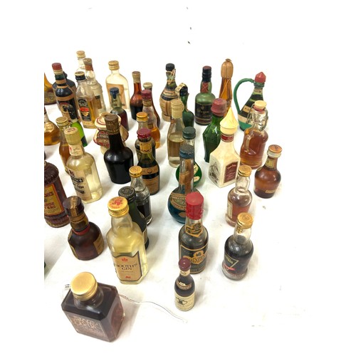 235 - Selection of miniature alcohols to include Southern Comfort, Jack Daniels, Gin etc