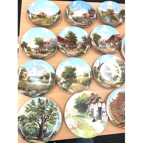 192 - Large selection of vintage collectable wall hanging plates to include Royal Grafton etc