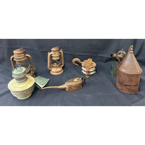 239 - Selection of vintage metal ware to include brass, tilly lamps etc