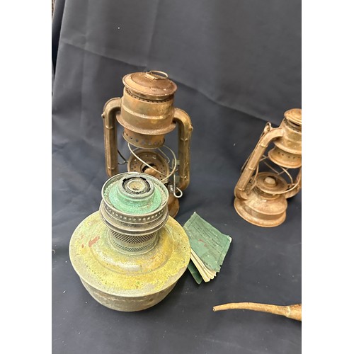 239 - Selection of vintage metal ware to include brass, tilly lamps etc