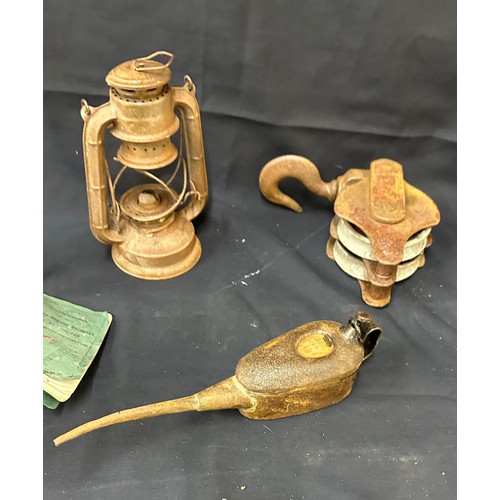 239 - Selection of vintage metal ware to include brass, tilly lamps etc