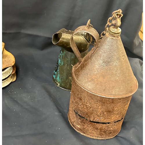 239 - Selection of vintage metal ware to include brass, tilly lamps etc