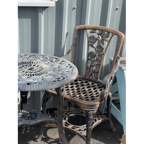 100N - Plastic garden table and two chairs bistro set