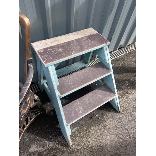 100P - Vintage outdoor step ladders/ plant stand