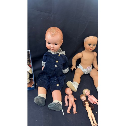 281 - Selection of vintage dolls