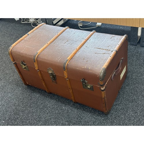 187A - Vintage steamer trunk measures approx 36 inches wide x 20 inches tall