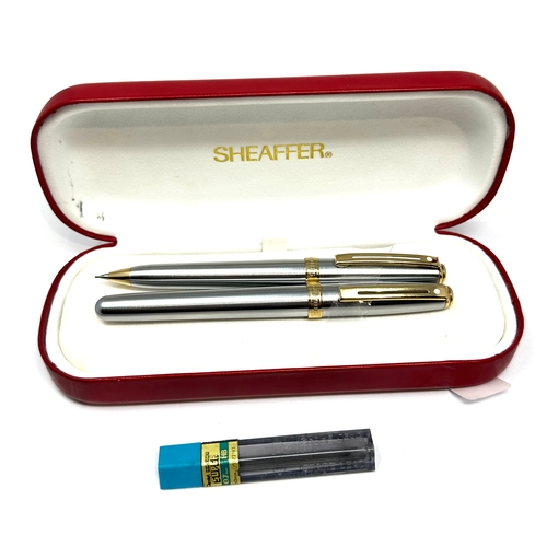 530 - As new boxed sheaffer ballpoint pen & pencil