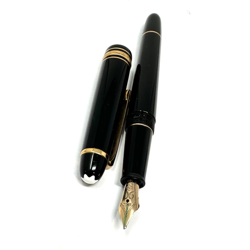 533 - Montblanc 4810 14ct gold nib fountain pen