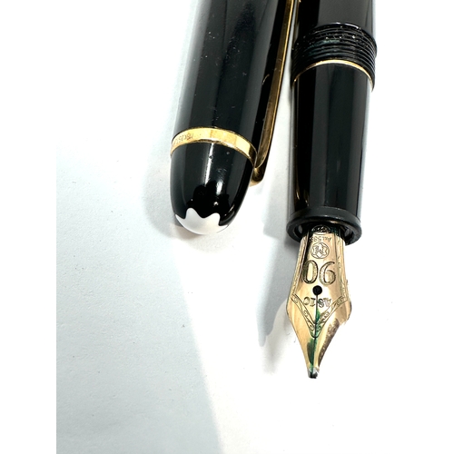 533 - Montblanc 4810 14ct gold nib fountain pen