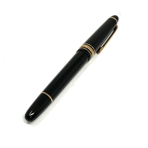 533 - Montblanc 4810 14ct gold nib fountain pen