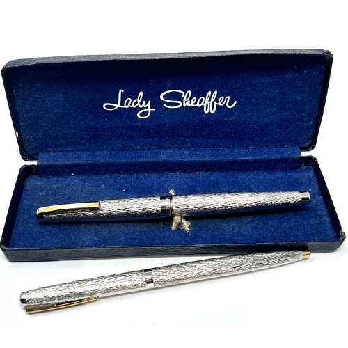 536 - Boxed vintage lady sheaffer 14ct gold nib fountain pen and 1 other case only