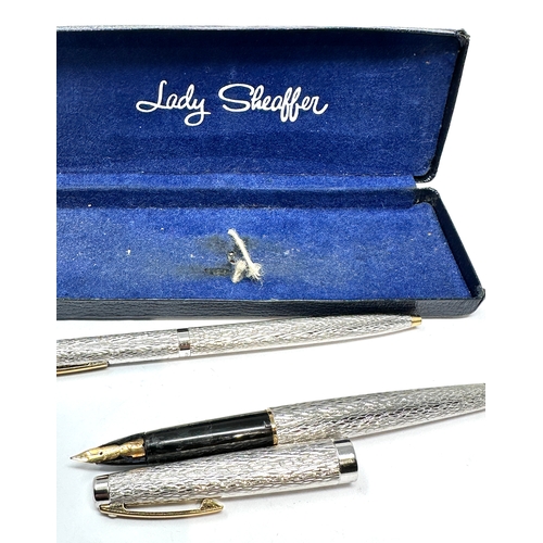 536 - Boxed vintage lady sheaffer 14ct gold nib fountain pen and 1 other case only