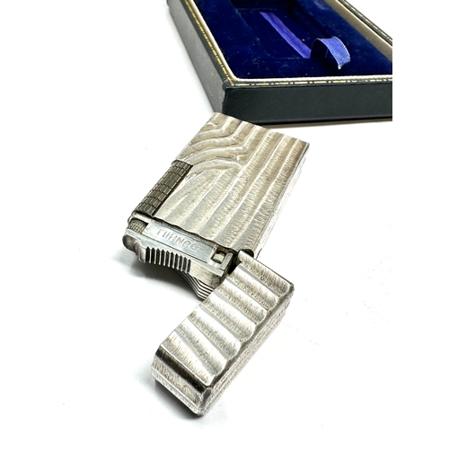 557 - Vintage boxed Dunhill cigarette lighter