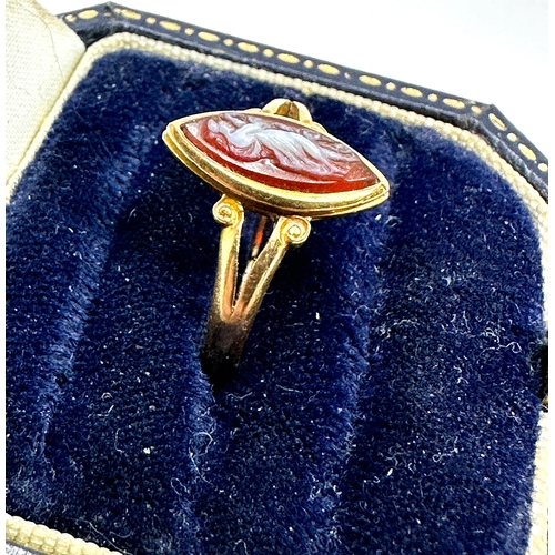 92 - Victorian 18ct gold hard stone cameo ring weight 3.2g