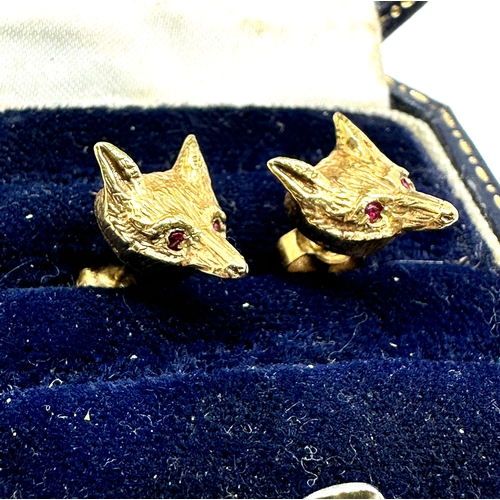 95 - Vintage 9ct gold ruby eye fox head earrings weight 5g