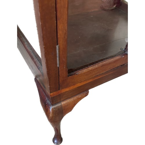 421 - Mahogany two door Queen Anne display cabinet measures approx 46 inches tall, 47 wide and 18 deep