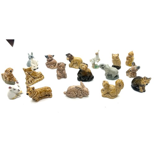 549 - Selection of vintage whimsies