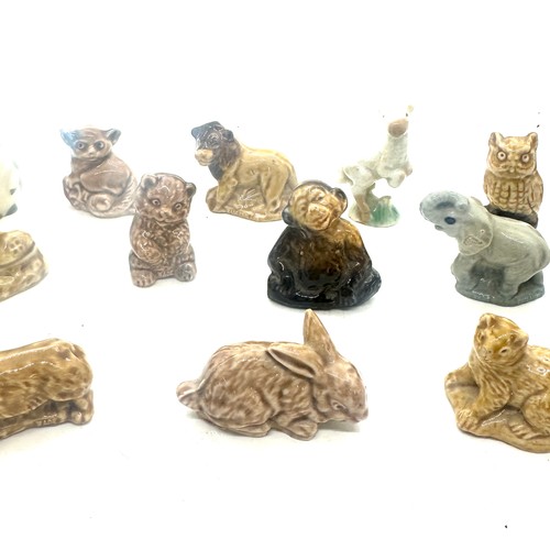 549 - Selection of vintage whimsies