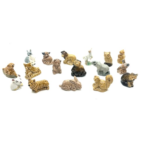 549 - Selection of vintage whimsies