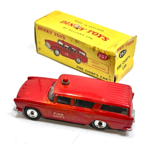 492 - DINKY TOYS 257 Fire Chief’s Car Boxed