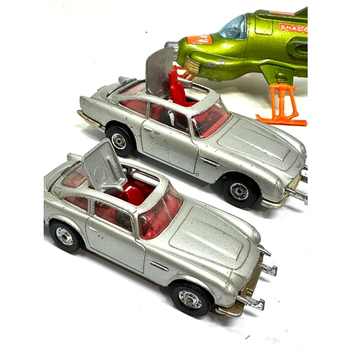 498 - selection of vintage corgi diecast vehicles includes 2 james bond & ambulance & 2 dinky vehicles ufo... 