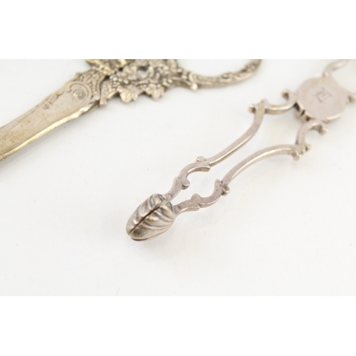 81 - 3 x .925 sterling sifter spoon, scissors & sugar nips