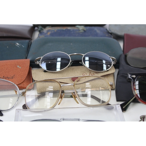 579 - Sunglasses Vintage Glasses Assorted Inc Oversized, Mid Century, Cases, Retro Lot