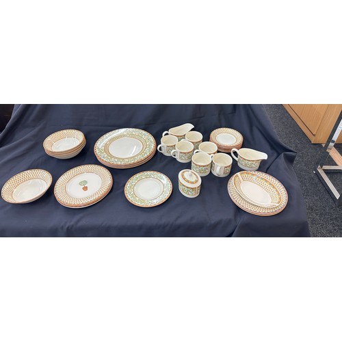 378 - Selection of part dinner service, tesco home