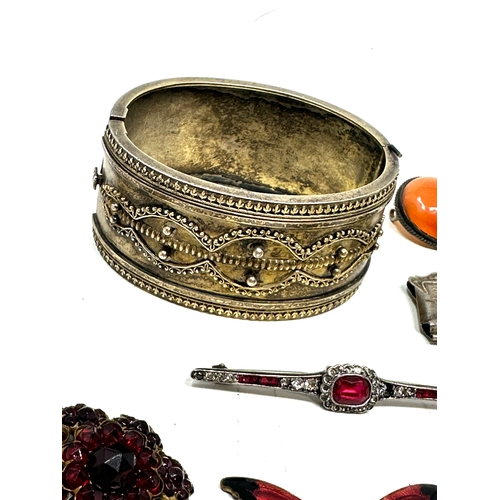 339 - selection of antique & later costume jewellery