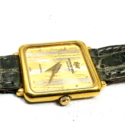 360 - Ladies raymond weil geneve quartz wristwatch the watch is not ticking possibly needs new battery